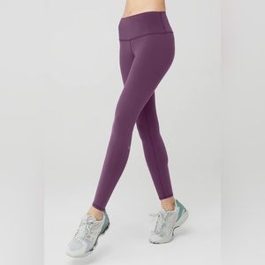 ALO YOGA 7/8 High-Waist Airbrush Legging Dark Plum (Size Small)